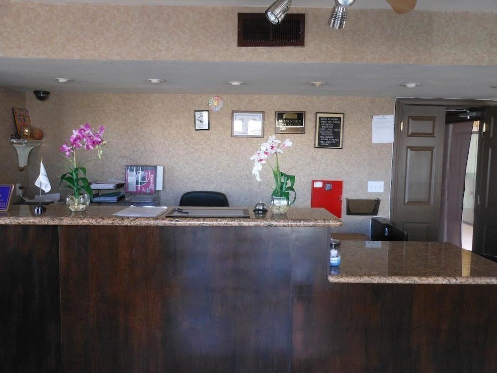 Super 8 By Wyndham El Centro Motel Exterior photo