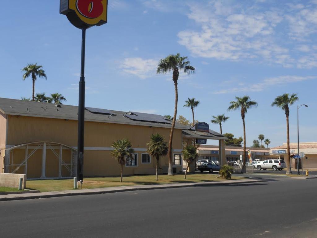 Super 8 By Wyndham El Centro Motel Exterior photo