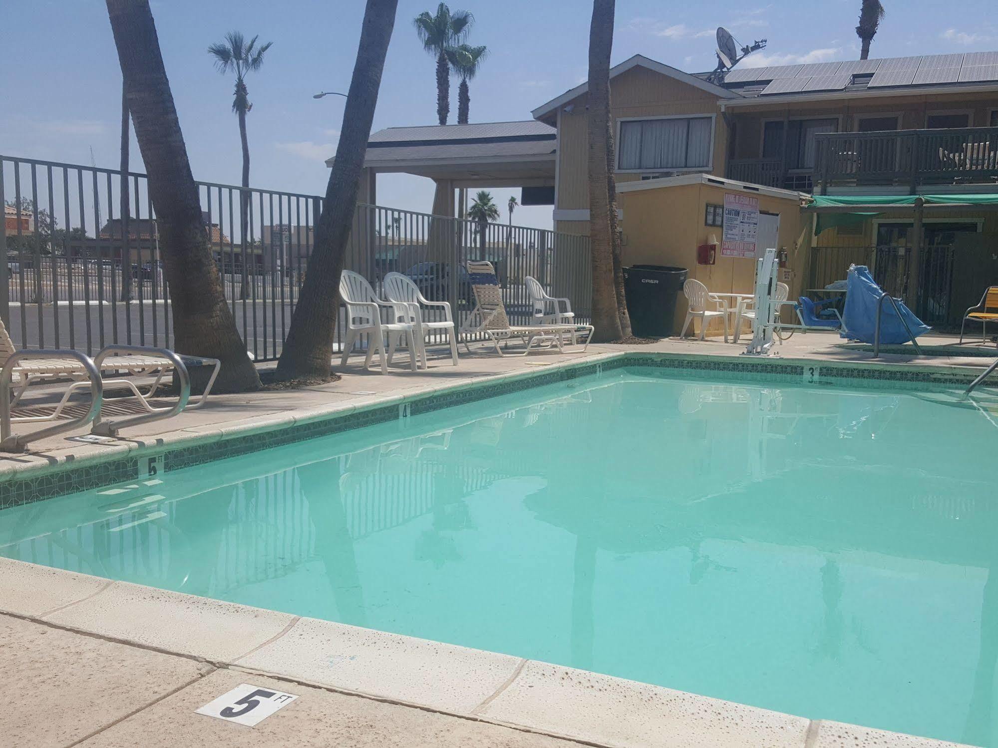 Super 8 By Wyndham El Centro Motel Exterior photo
