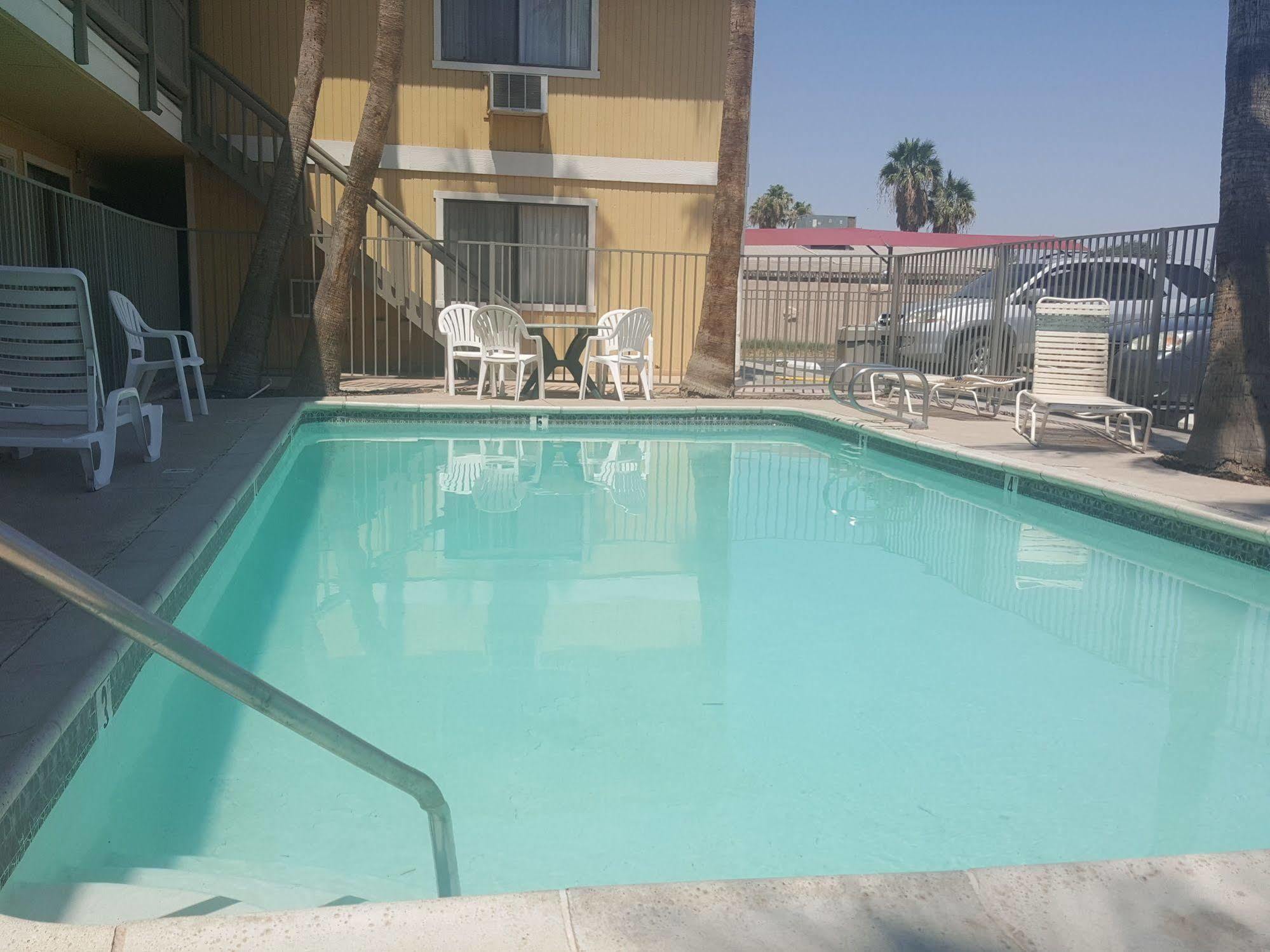 Super 8 By Wyndham El Centro Motel Exterior photo