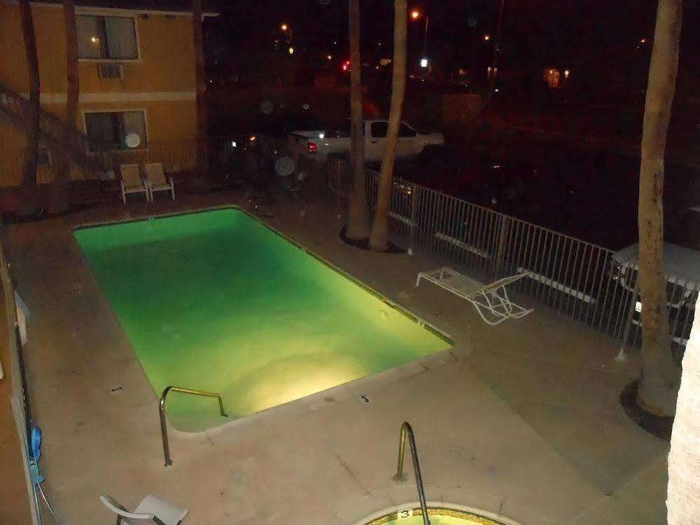 Super 8 By Wyndham El Centro Motel Exterior photo