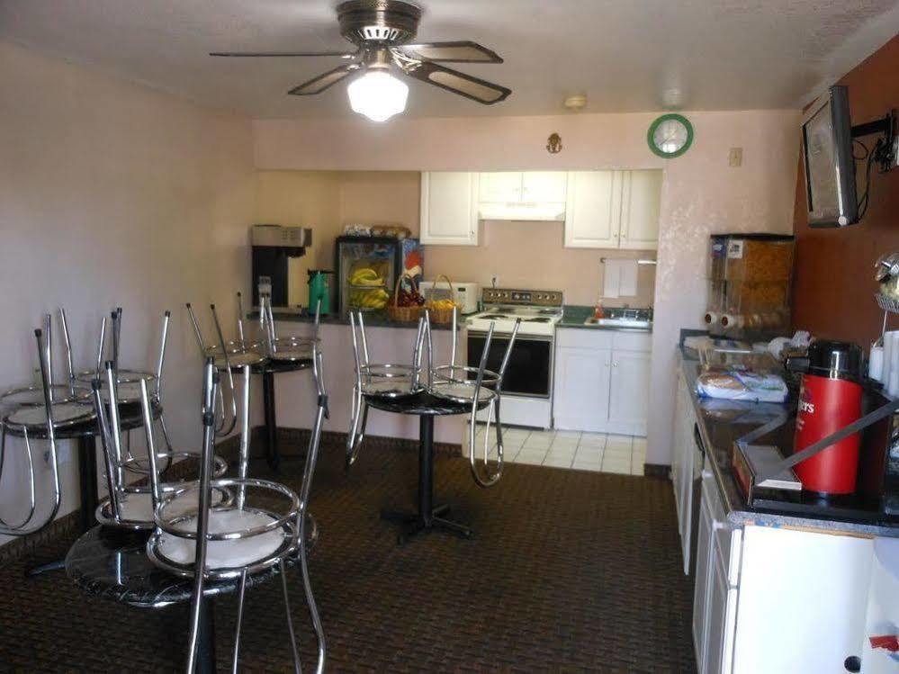 Super 8 By Wyndham El Centro Motel Exterior photo