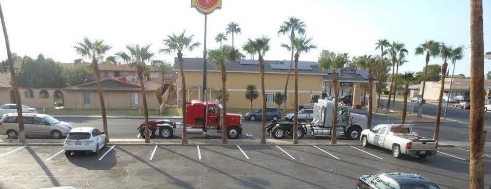 Super 8 By Wyndham El Centro Motel Exterior photo