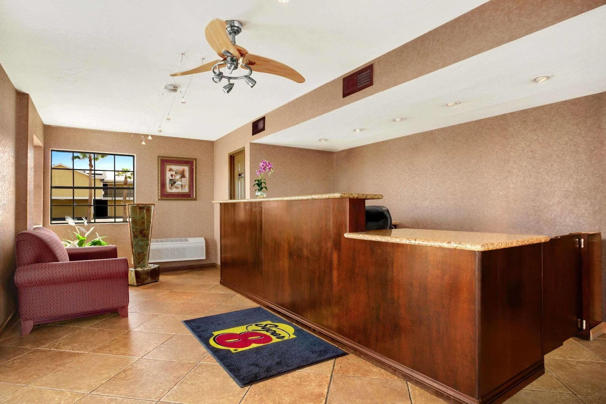 Super 8 By Wyndham El Centro Motel Exterior photo